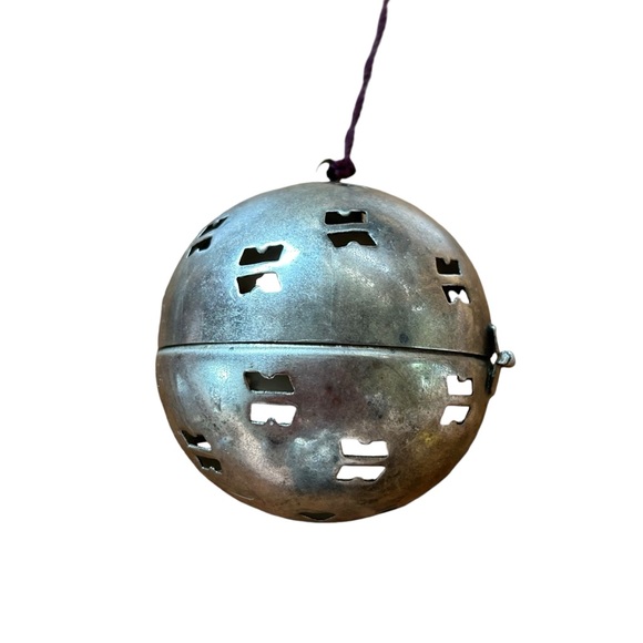 Vintage Silver potpourri Ball Orb Gift Box Ornament - Picture 5 of 9